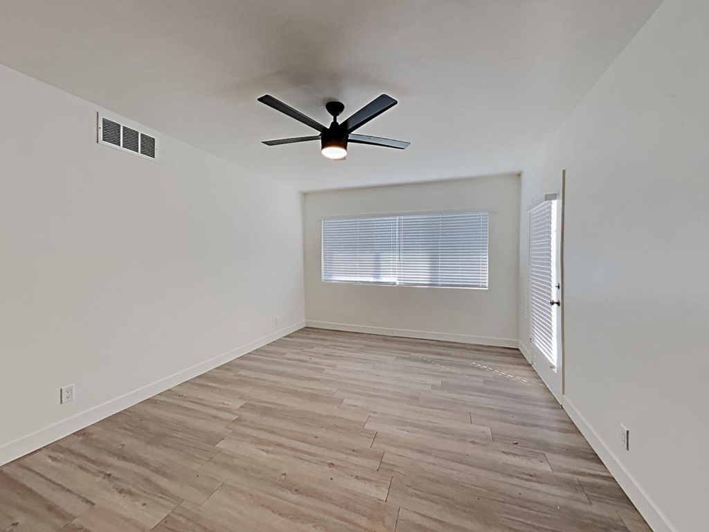 2431 W Shady Glen Avenue - Photo 4