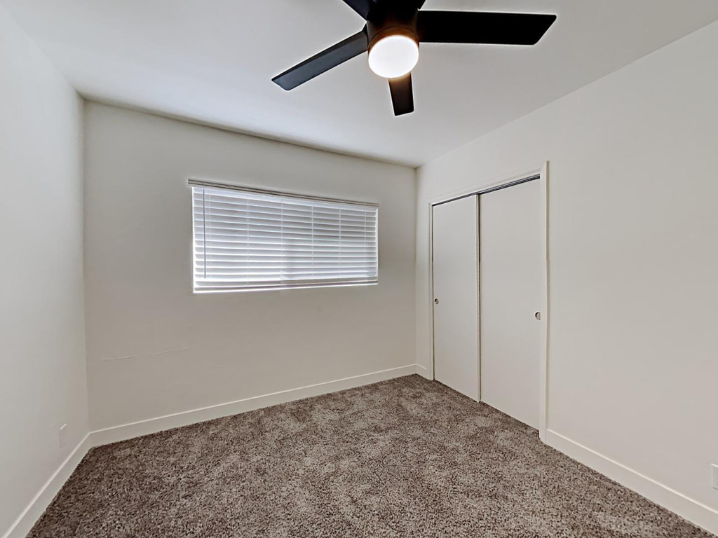 2431 W Shady Glen Avenue - Photo 8