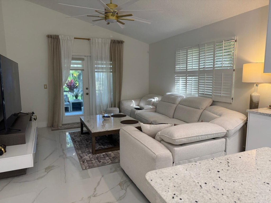 544 Nw 38th Avenue - Photo 5