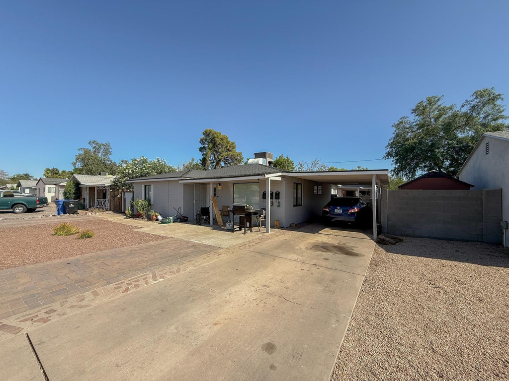 1221 E Highland Avenue - Photo 2