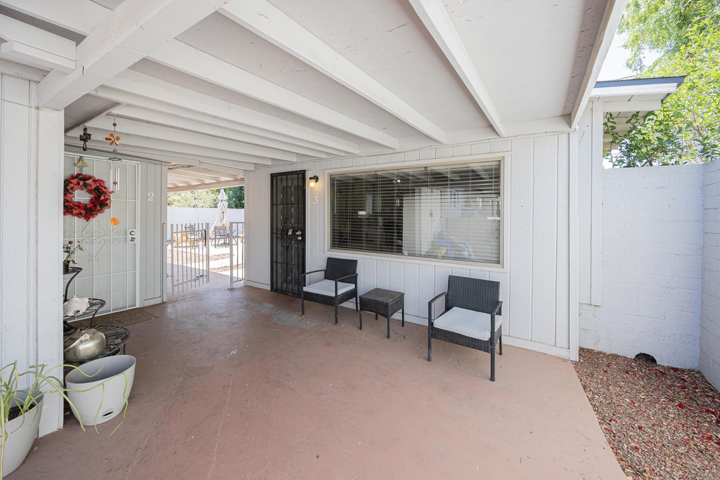 1221 E Highland Avenue - Photo 3