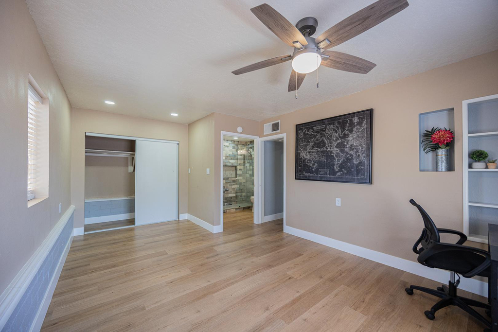 1221 E Highland Avenue - Photo 13