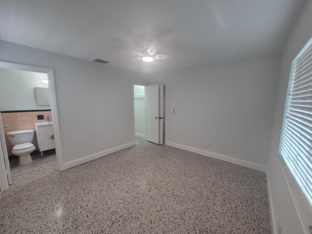 1119 Ne 17th Avenue - Photo 7