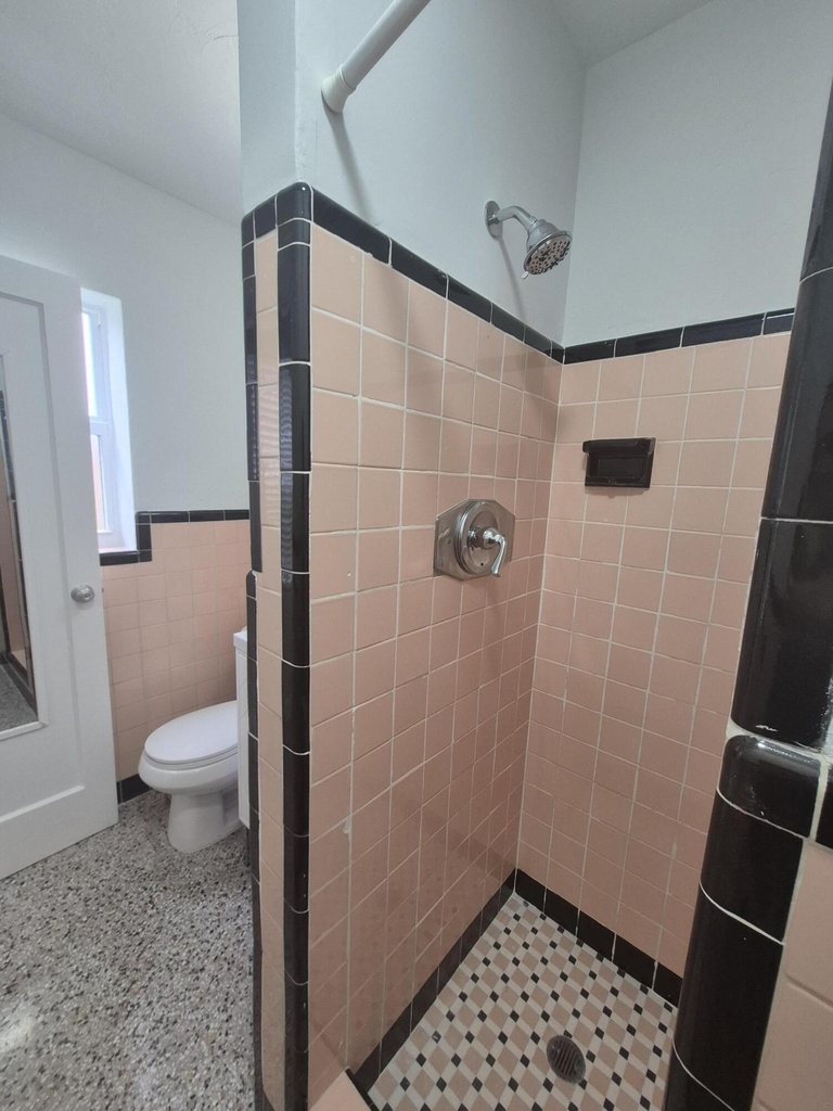 1119 Ne 17th Avenue - Photo 9