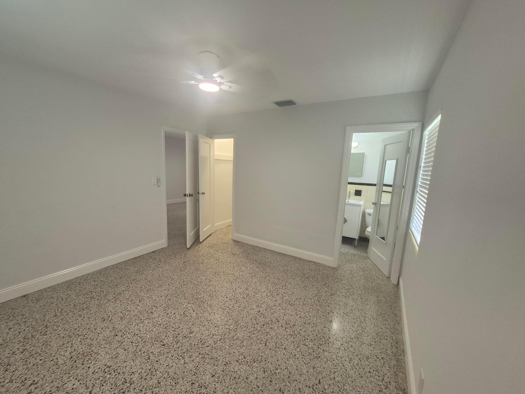 1119 Ne 17th Avenue - Photo 4