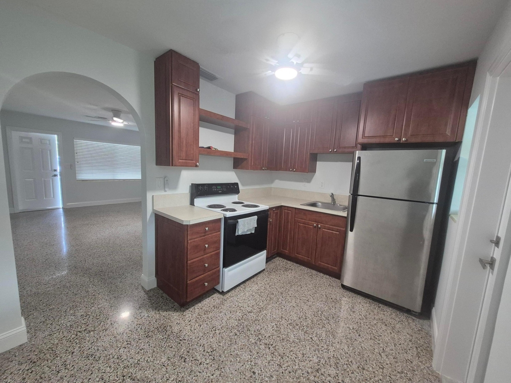 1119 Ne 17th Avenue - Photo 10