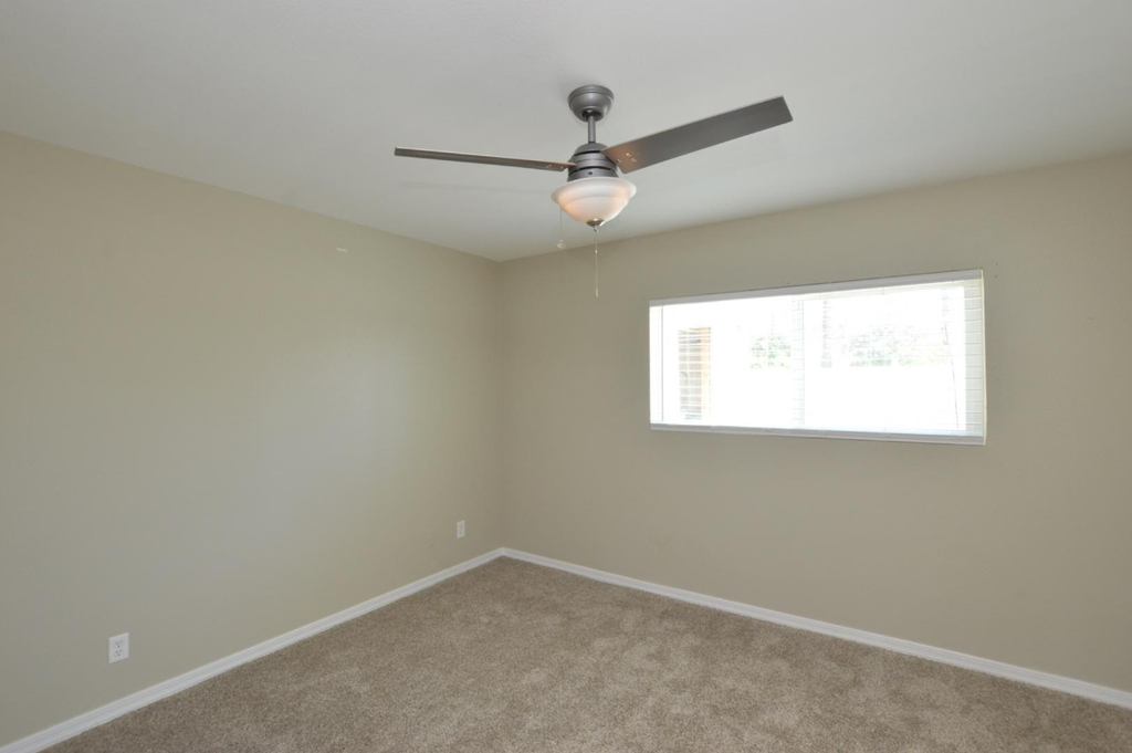 200 S Old Litchfield Road - Photo 8