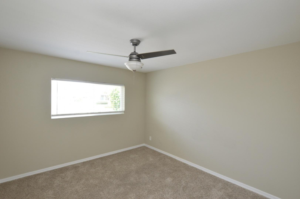 200 S Old Litchfield Road - Photo 10