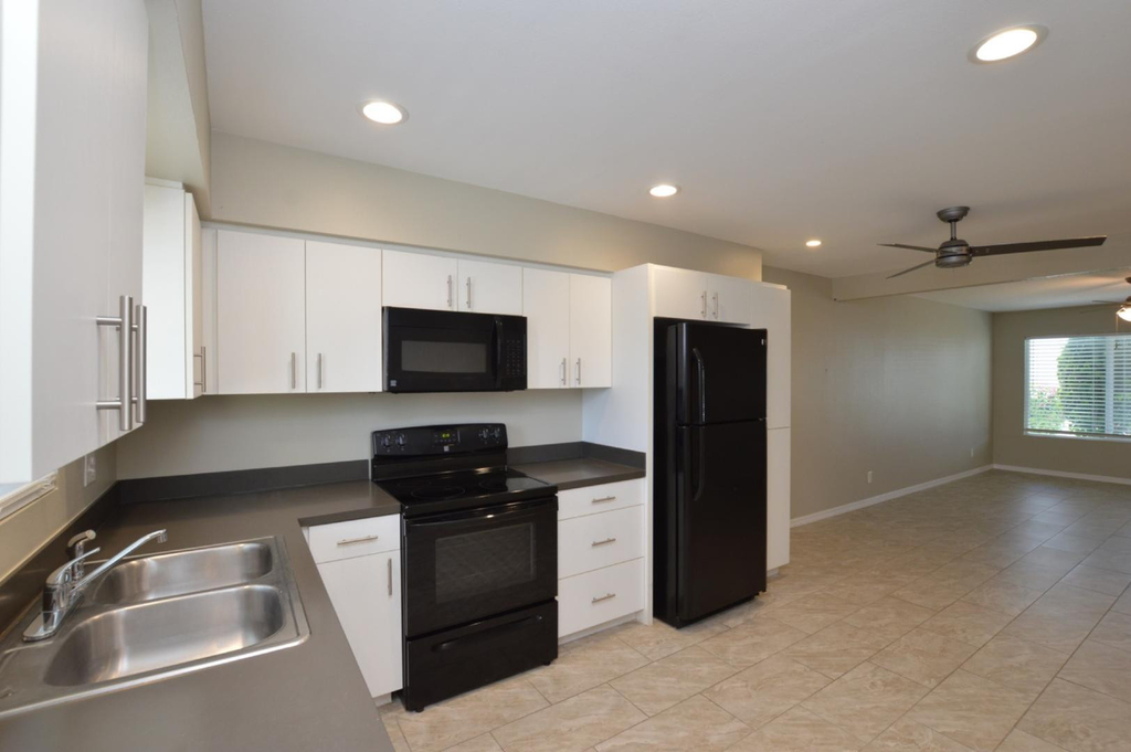 200 S Old Litchfield Road - Photo 2