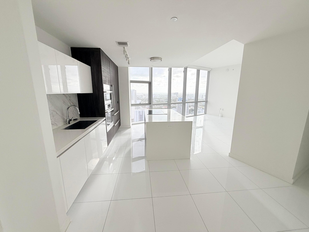 851 Ne 1st Avenue - Photo 4