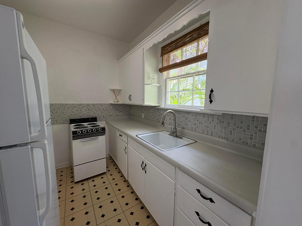 150 Australian Avenue - Photo 14