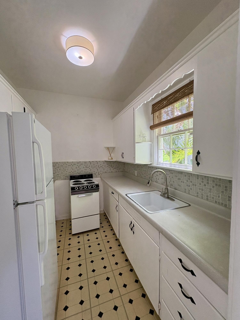 150 Australian Avenue - Photo 6
