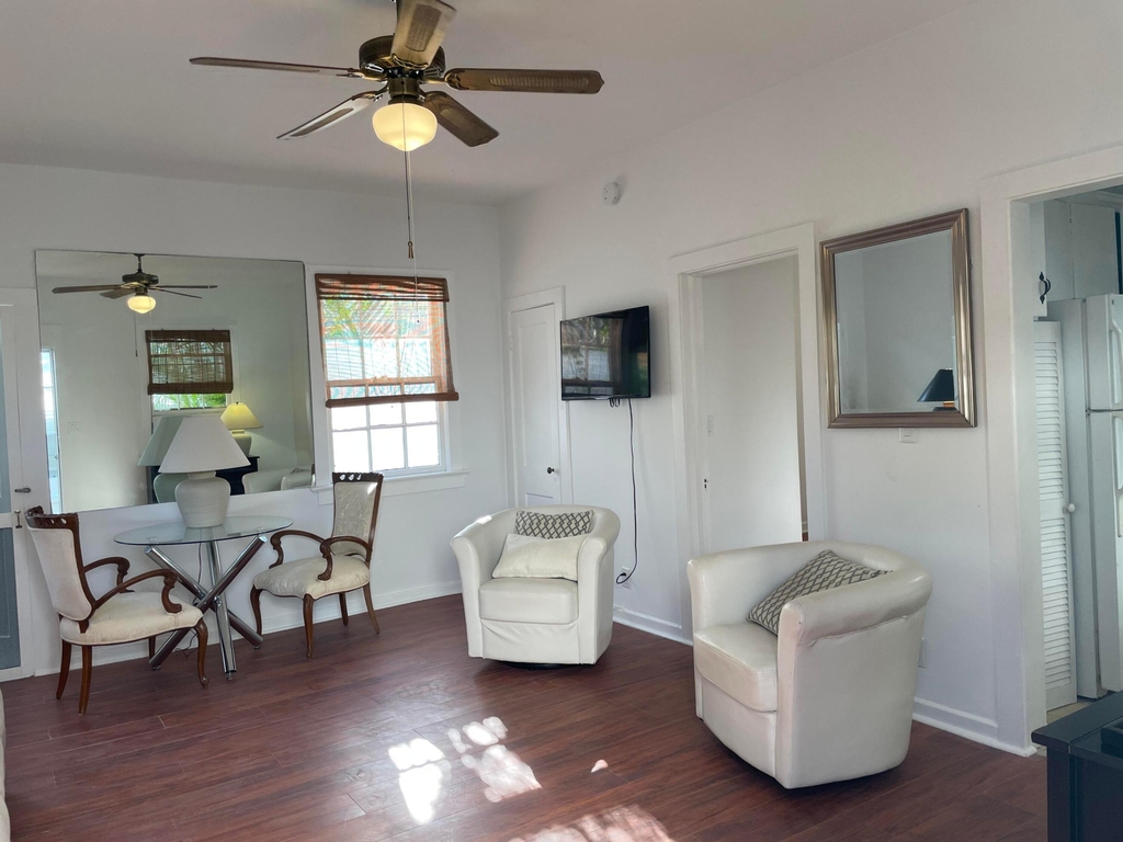 150 Australian Avenue - Photo 2