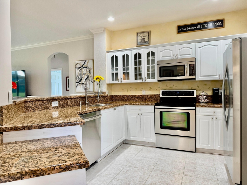 8082 Aberdeen Drive - Photo 3