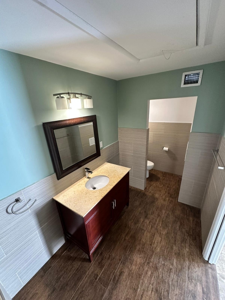 637 Executive Center Drive - Photo 10