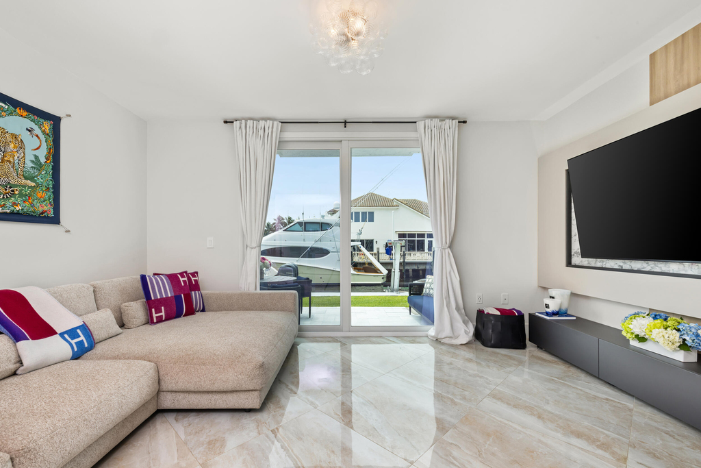 966 Jeffery Street - Photo 12