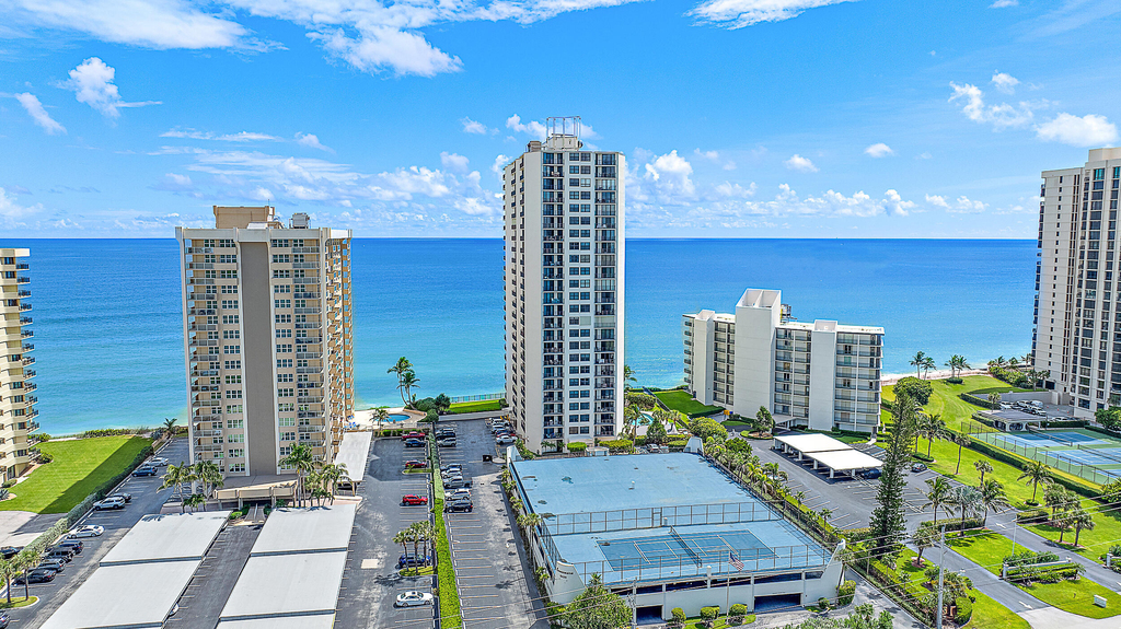 5420 N Ocean Drive - Photo 0