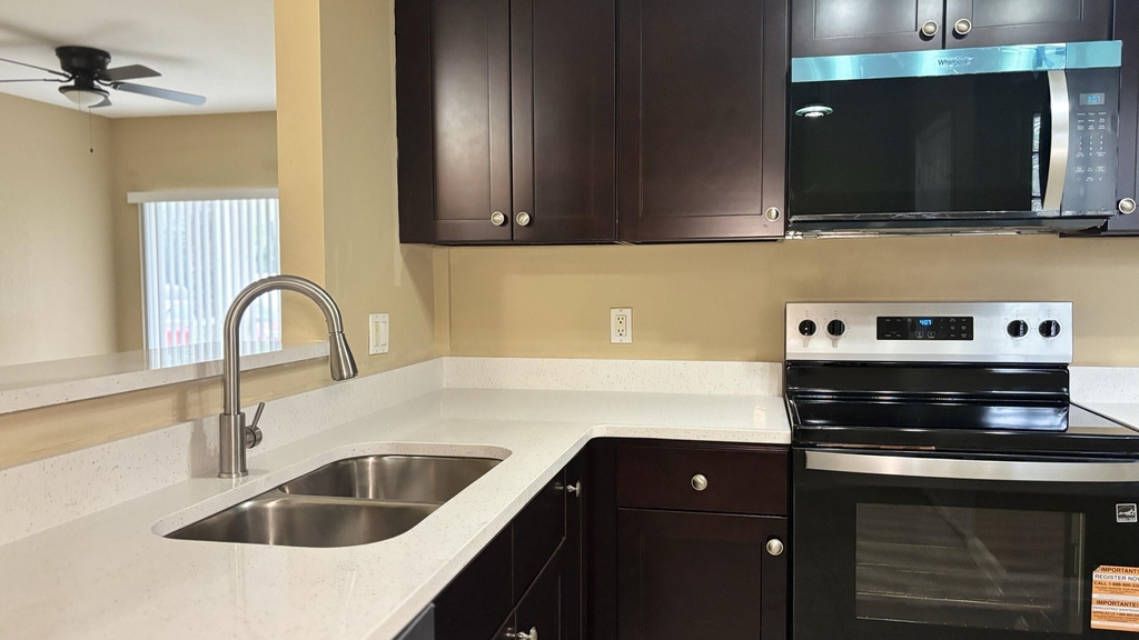 1103 Golden Lakes Boulevard - Photo 4