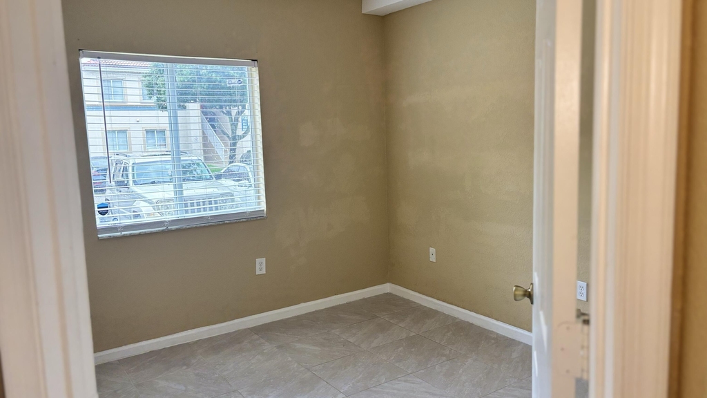 1103 Golden Lakes Boulevard - Photo 18