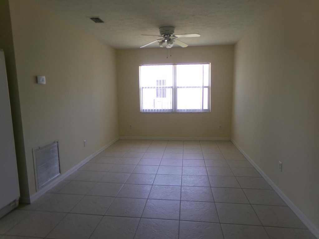 3014 Sw Segovia Street - Photo 3