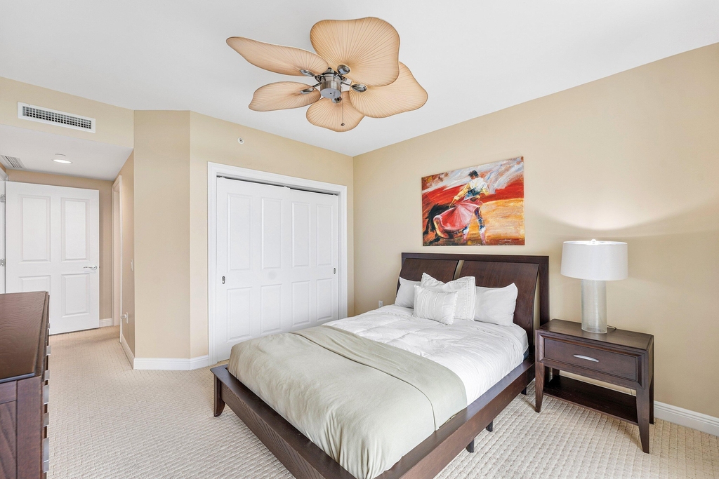 6000 Island Boulevard - Photo 16