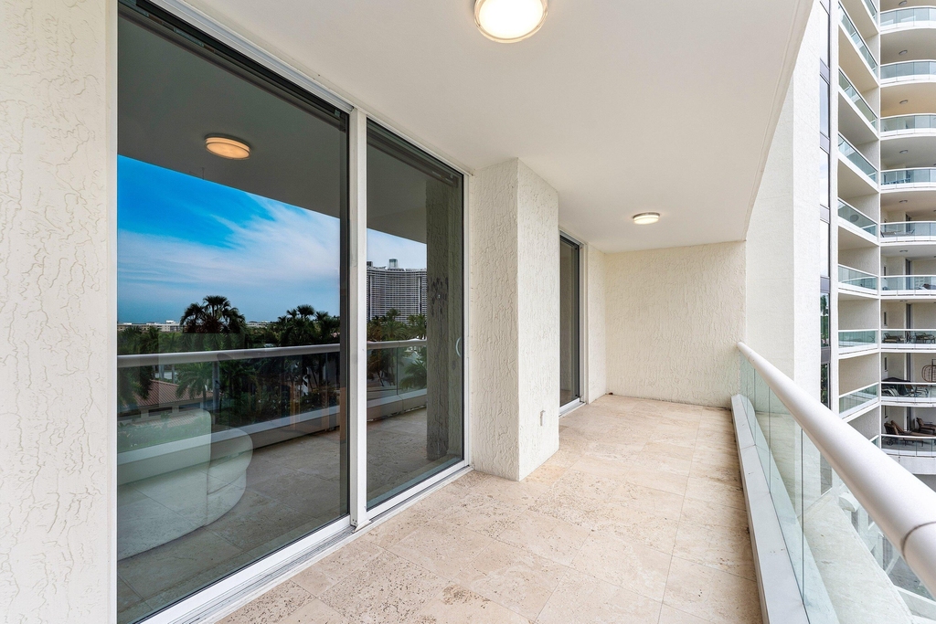 6000 Island Boulevard - Photo 18
