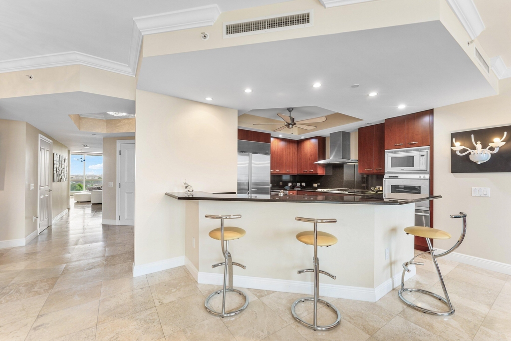6000 Island Boulevard - Photo 7