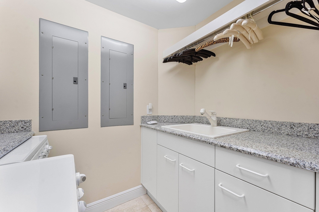 6000 Island Boulevard - Photo 14
