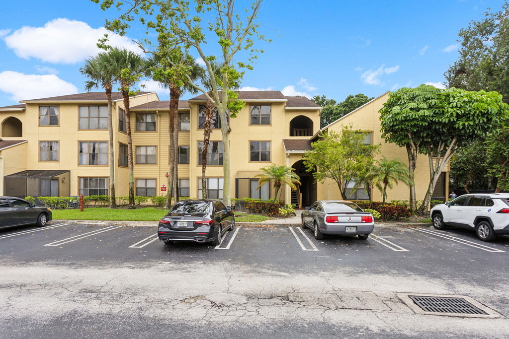 2301 N Congress Avenue - Photo 0