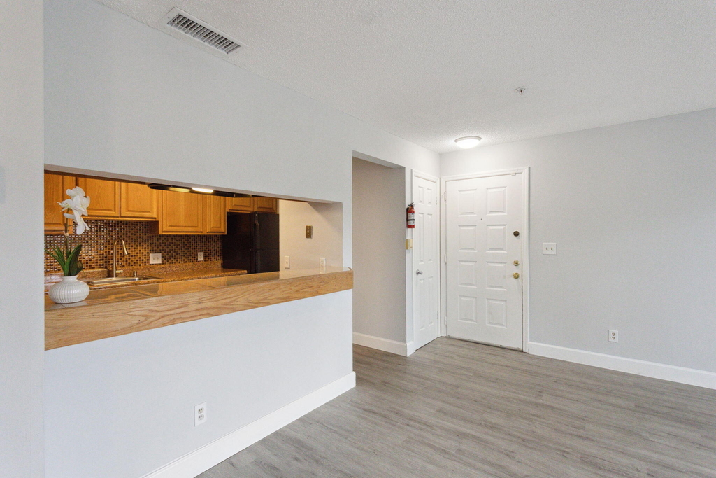 2301 N Congress Avenue - Photo 4
