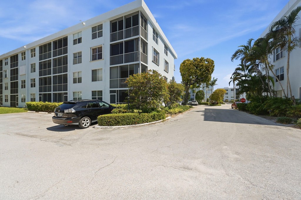 2008 S Federal Highway - Photo 26