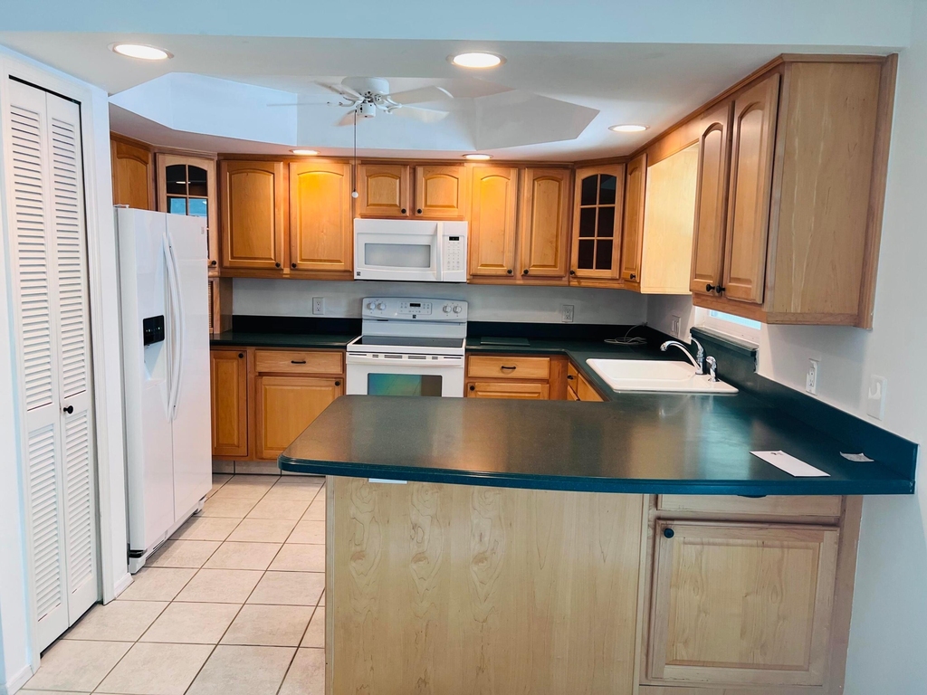 235 14th Avenue - Photo 10