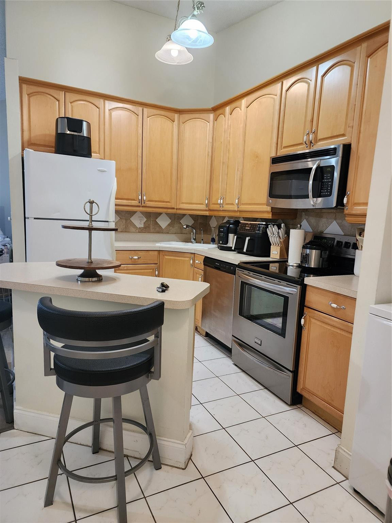 624 Nw 47th Street - Photo 2