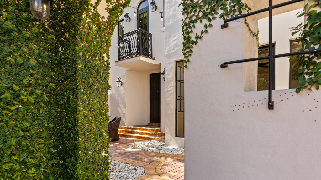 9521 Eden Manor - Photo 20