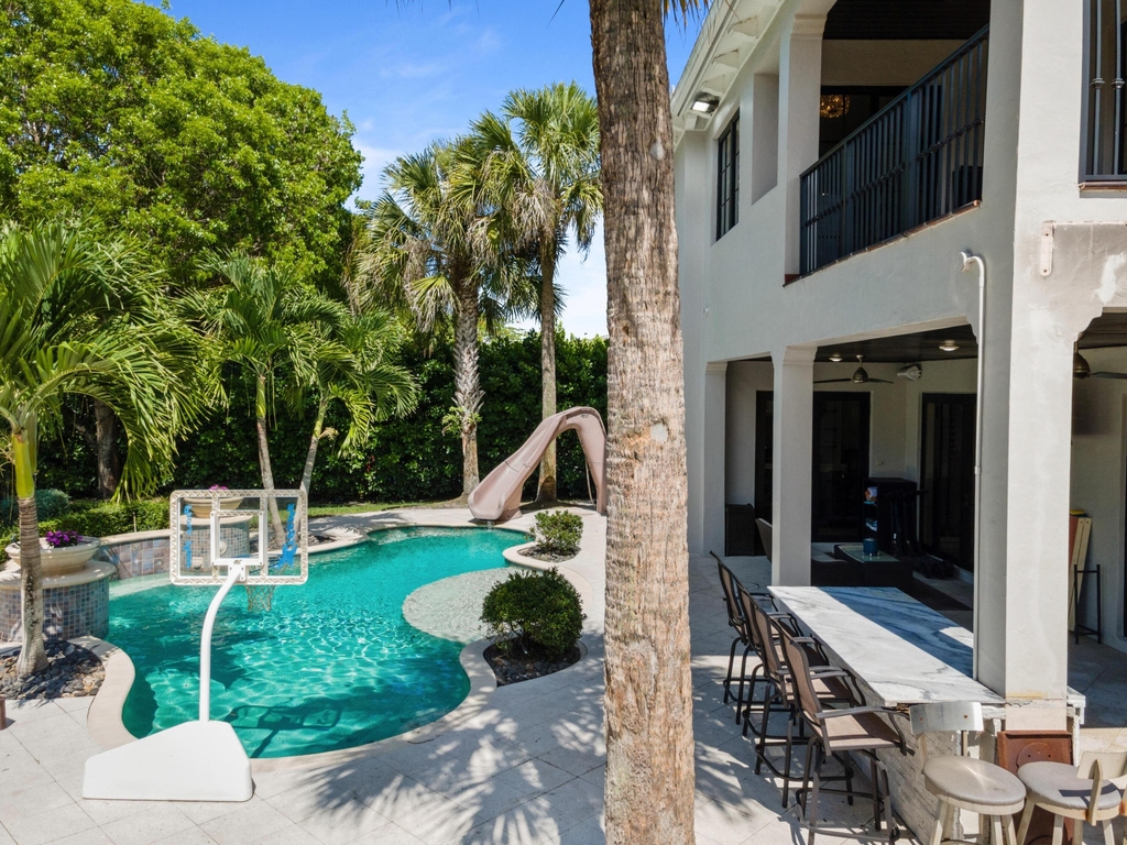 9521 Eden Manor - Photo 11