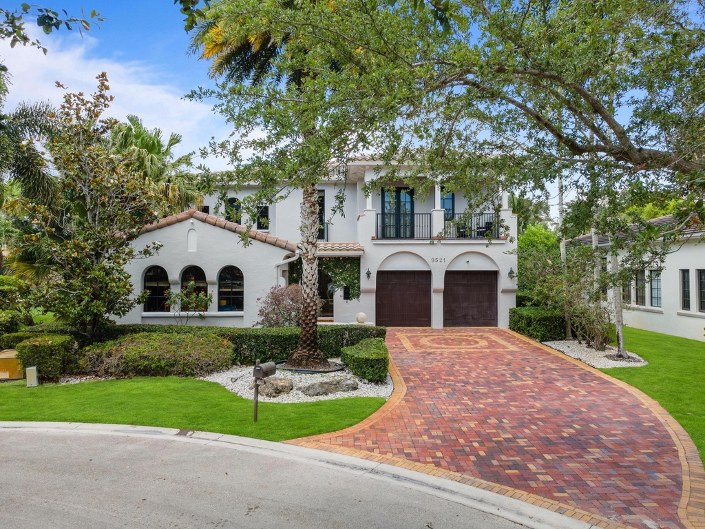9521 Eden Manor - Photo 0