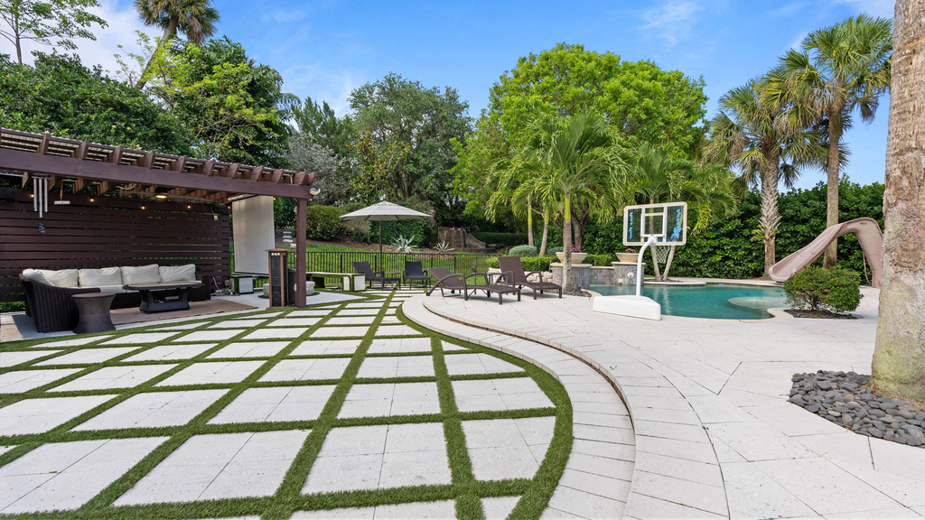9521 Eden Manor - Photo 27