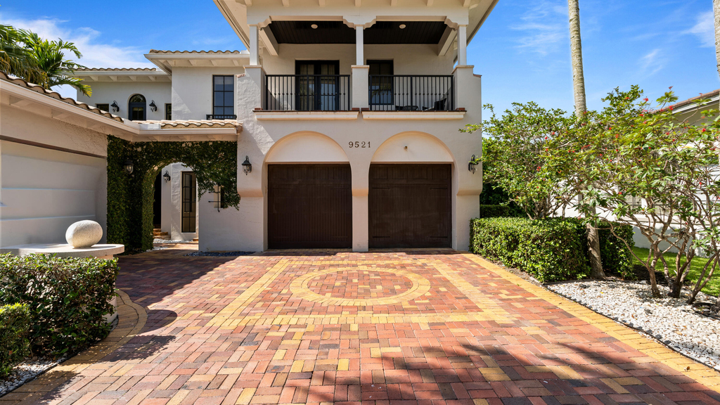 9521 Eden Manor - Photo 17