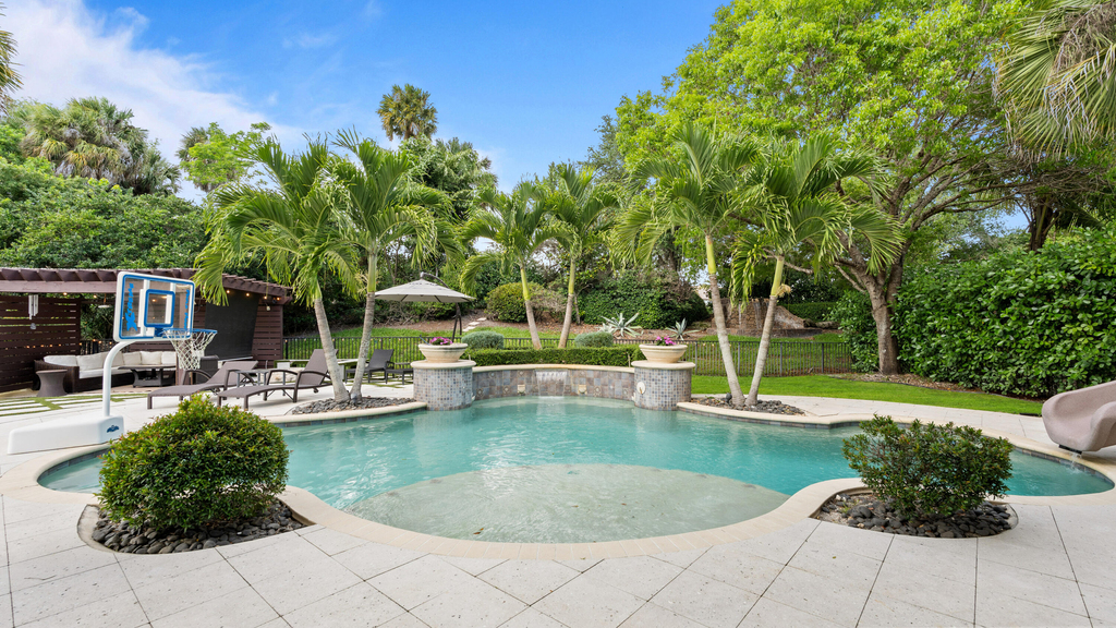 9521 Eden Manor - Photo 41