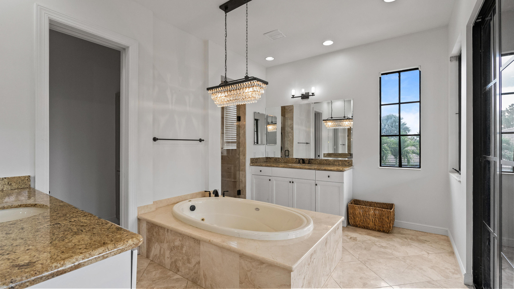 9521 Eden Manor - Photo 95