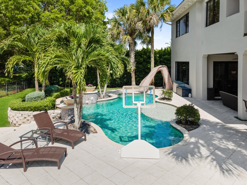 9521 Eden Manor - Photo 10
