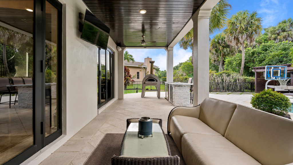 9521 Eden Manor - Photo 39