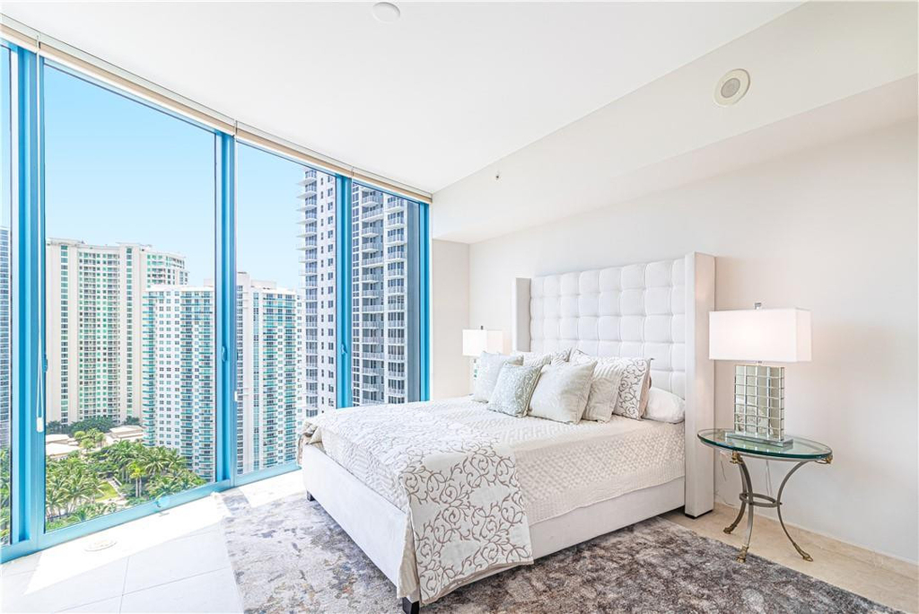 333 Las Olas Way - Photo 6