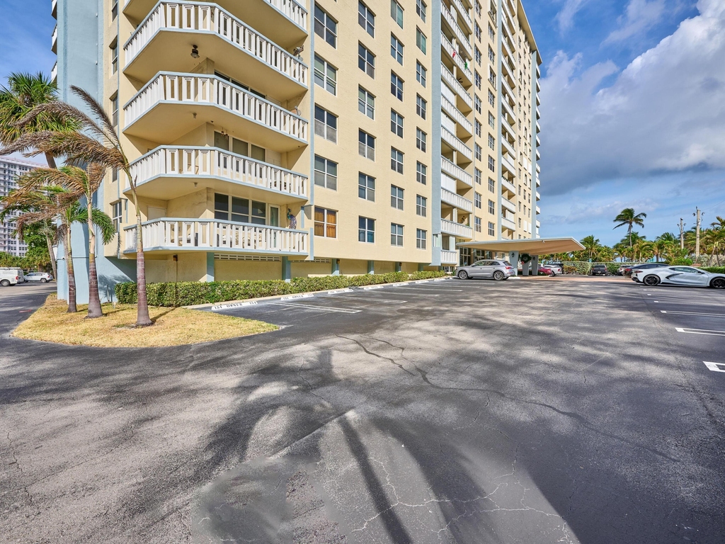305 N Pompano Beach Boulevard - Photo 41