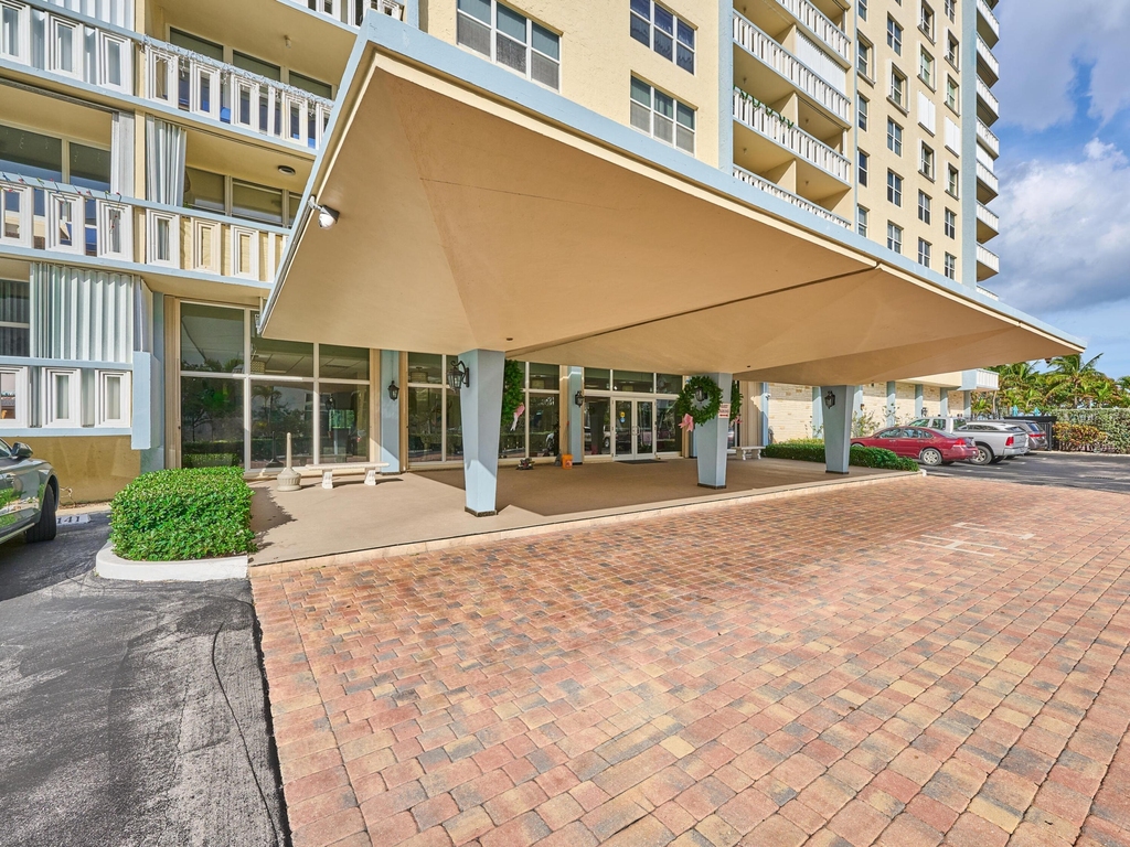 305 N Pompano Beach Boulevard - Photo 42