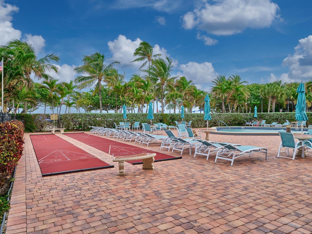 305 N Pompano Beach Boulevard - Photo 34