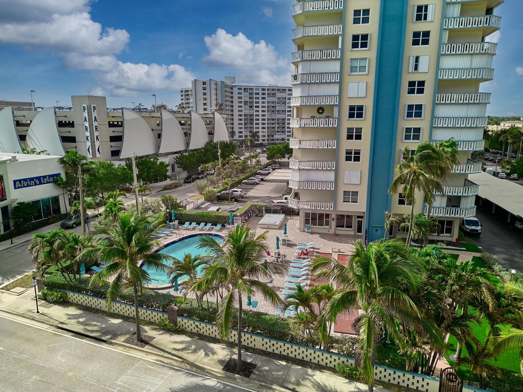 305 N Pompano Beach Boulevard - Photo 40