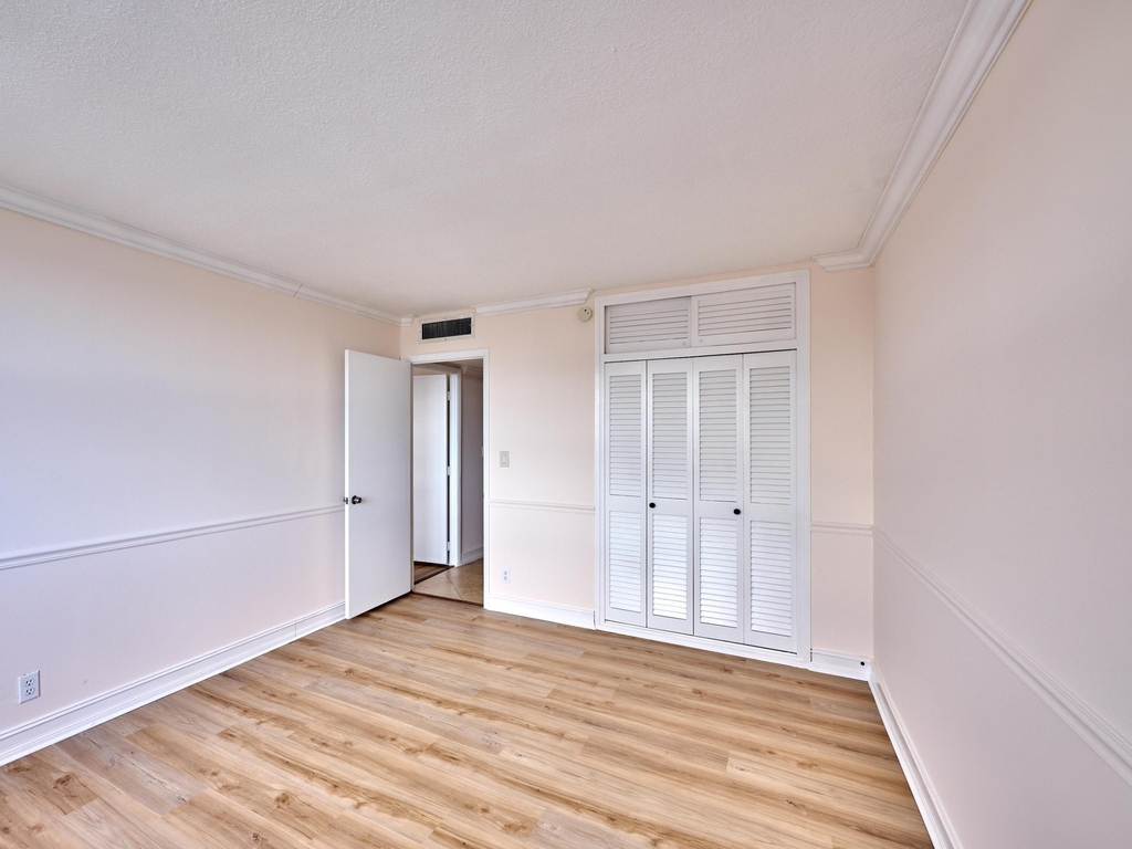 305 N Pompano Beach Boulevard - Photo 22