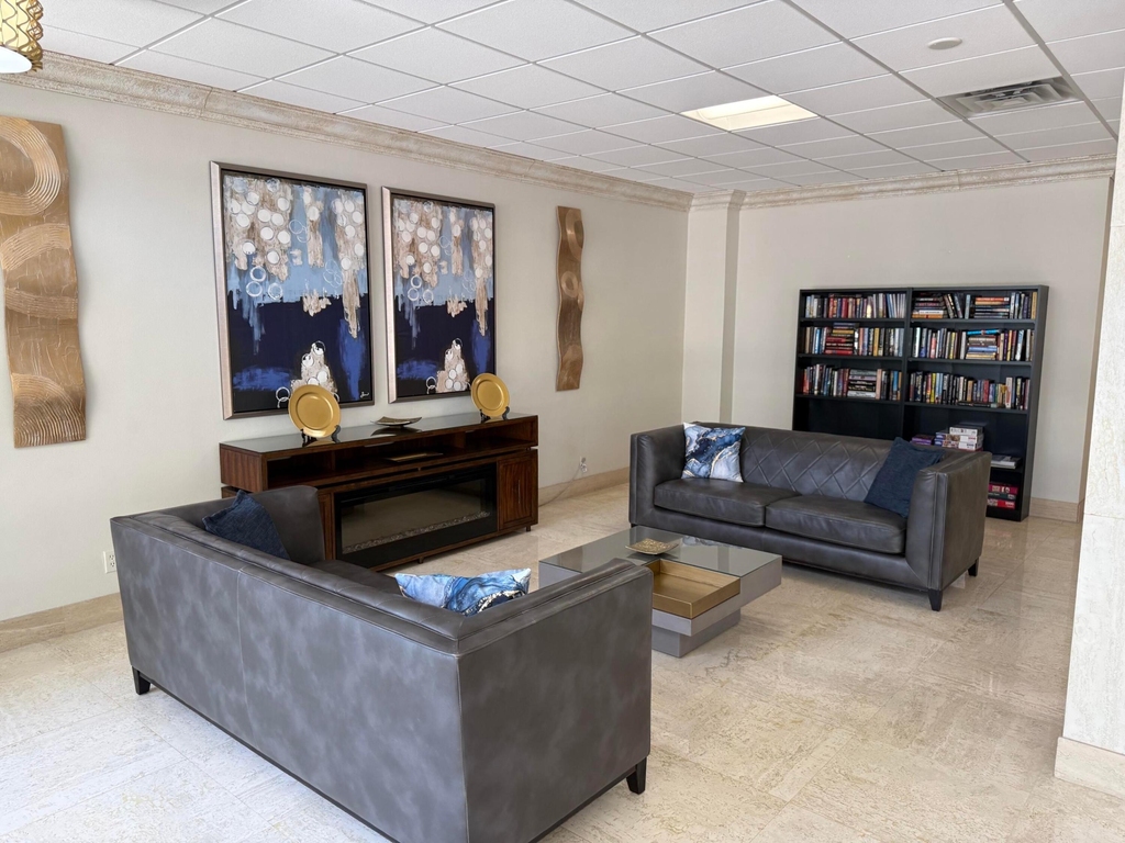 305 N Pompano Beach Boulevard - Photo 27