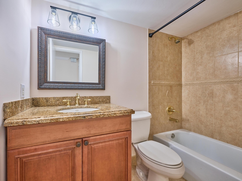 305 N Pompano Beach Boulevard - Photo 18
